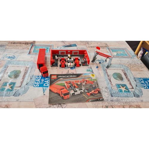 LEGO Ferrari F1 Pit avec toutes les pièces