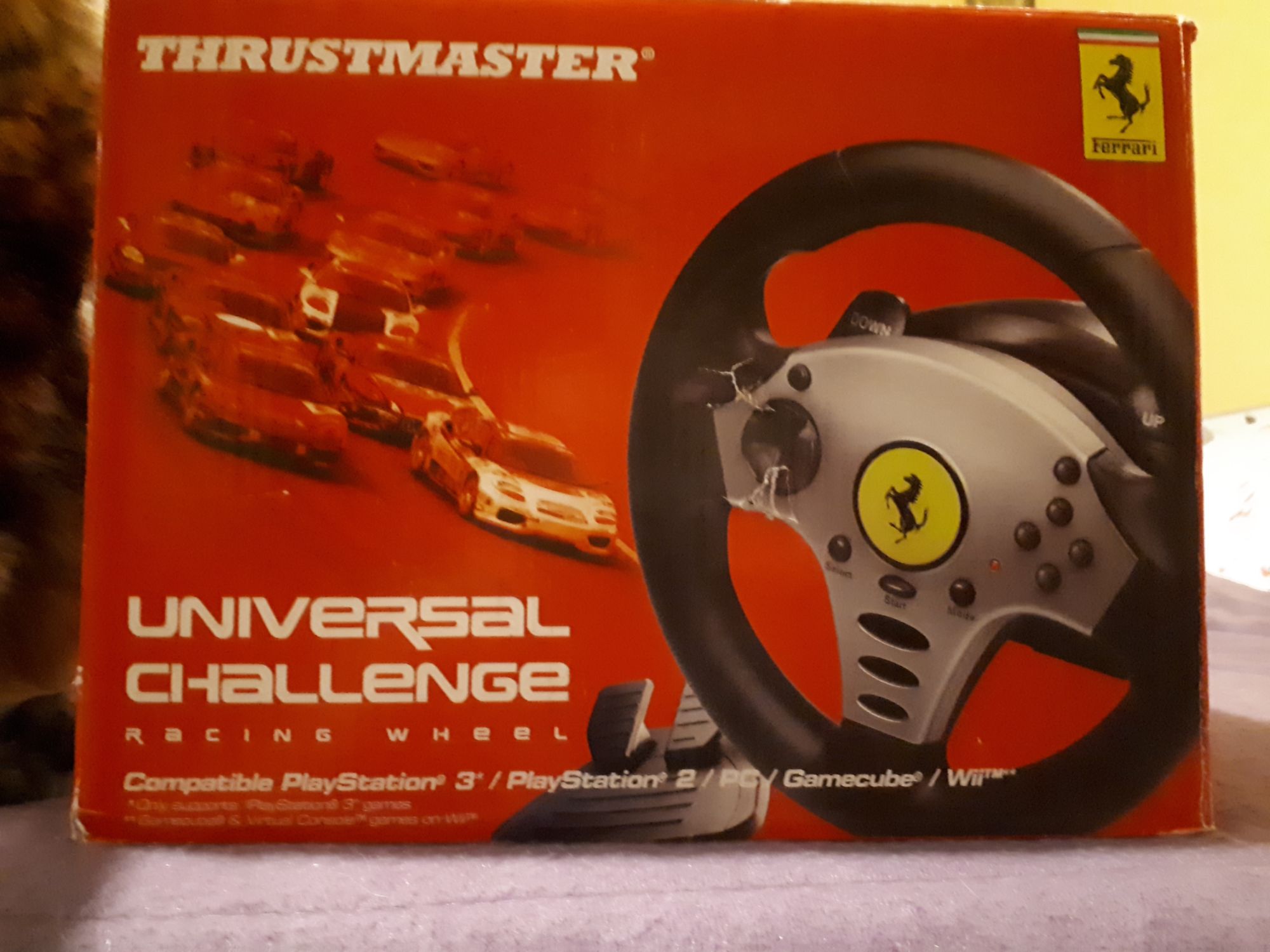 Volante Thrustmaster Ferrari Universal Challange (PS2 - GameCube - PC)