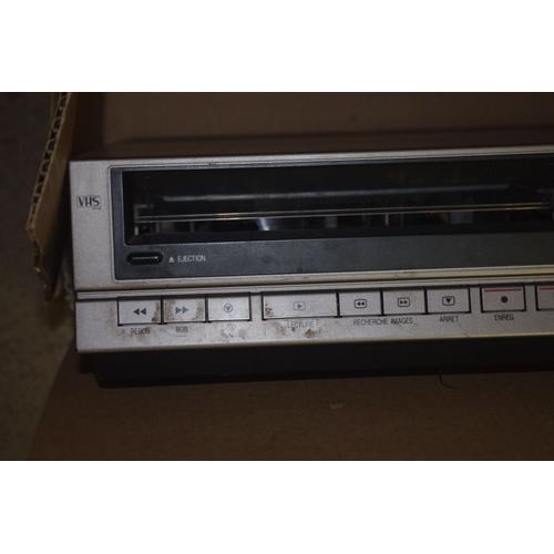 SCHNEIDER 64VR64 /19 - MAGNETOSCOPE VHS SECAM VINTAGE