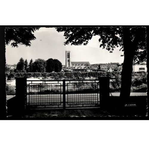 Cpa - Chateau Thierry - L'églises Saint-Crepin Vue Du Parc