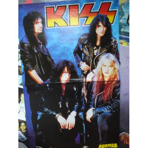 Kiss. Poster De Deux Pages Du Magazine Hard ! Photo Couleur Posée De L'époque Revenge. Vixen Au Dos.