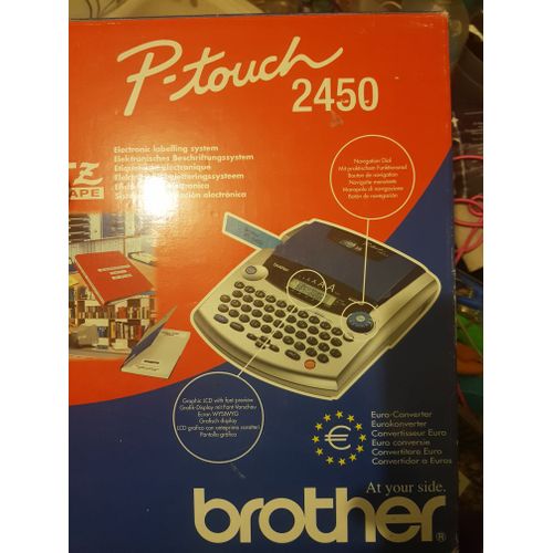 Brother P-Touch PT-2450 - Étiqueteuse - couleur - transfert thermique - Rouleau (2,4 cm) - 180 dpi - jusqu'à 10 mm/sec - capacité : 1 inclinaison - impression par 7 lignes