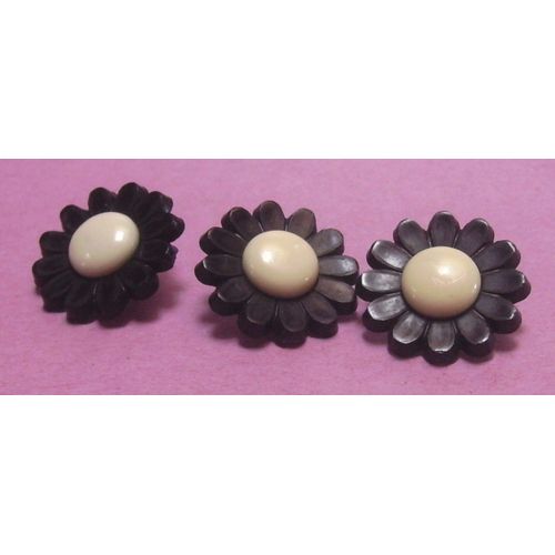 Lot De 3 : Bouton À Queue Fleur Marguerite Noire - Résine - "Diamètre" 21,3 Mm