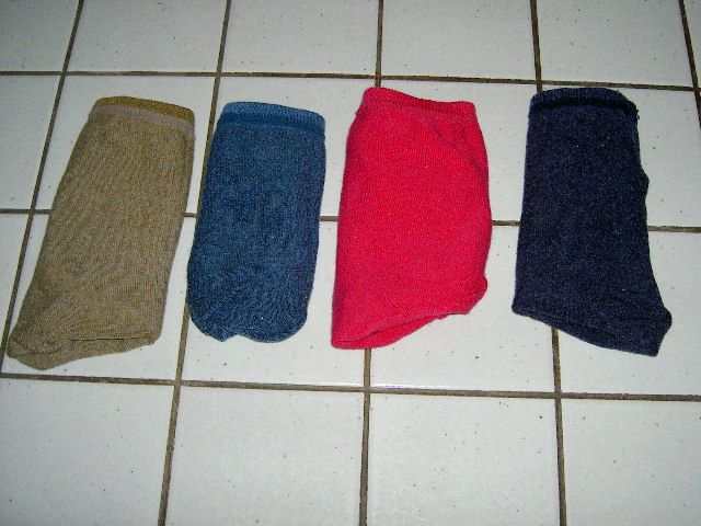 Lot De 4 Paires De Chaussettes Unies 1 Rose 1 Verte 1 Bleu Et 1 Bleu Marine Taille 38/41 Soit 12 À 14 Ans