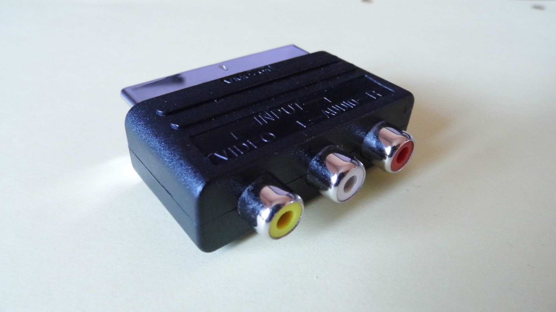 Adaptateur Peritel / RCA femelle