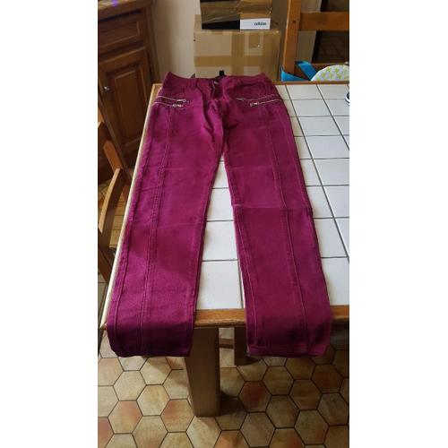 Pantalon Jean Coupe Slim Couleur Bordeaux Jennyfer Modèle Avec Fermetures Éclairs Décoratives Sur Jambes Taille 16 Ans Ou 36