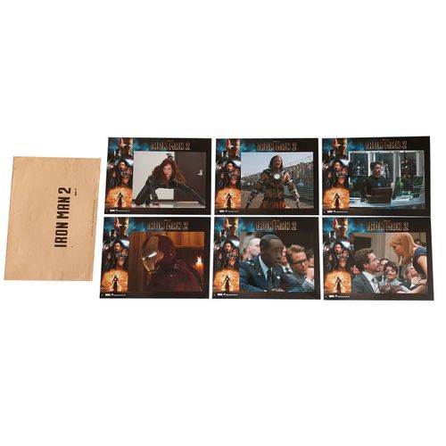 Iron Man 2: Jeu De 6 Photos D'exploitation Cinématographique - Format 20x30 Cm - De Jon Favreau Avec Robert Downey Jr., Don Cheadle, Mickey Rourke, Gwyneth Paltrow - 2010