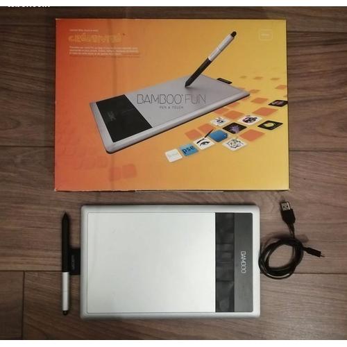 Tablette graphique Wacom Bamboo Fun Pen & Touch M (format A4)