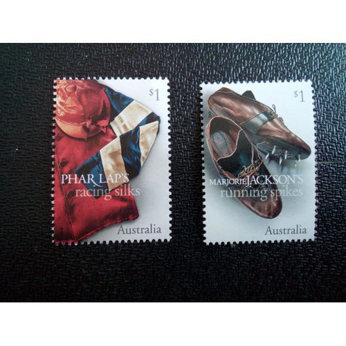 Timbre Australie Yt 2309 - 2310 Paire De Chaussures Et Soies 2005 ( 060404 )