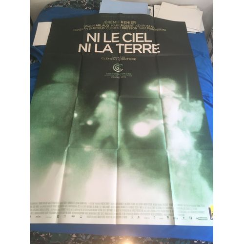 Ni Le Ciel Ni La Terre -Véritable Affiche De Cinéma Pliée-Format 120x160 Cm-De Clément Cogitore Avec Jérémie Renier, Kévin Azaïs, Swann Arlaud, Marc Robert, Finnegan Oldfield, Christophe Tek - 2015
