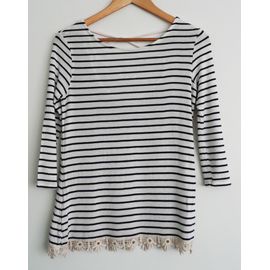 T Shirt Blanc Rayé Noir. Décor Crochet. Lanières Au Dos. Pimkie. Viscose. Elasthanne. Taille 36