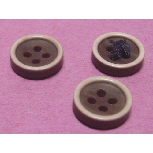 Lot De 3 : Bouton À 4 Trous - Résine Marron Avec Gorge Et Liseré Blanc - Diamètre 11,2 Mm X Ep. 3,1 M