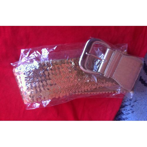 Ceinture Élastique, Paillettes Dorées. Longueur : 67 Cm. Largeur : 8 Cm. Quantité Disponible : 3