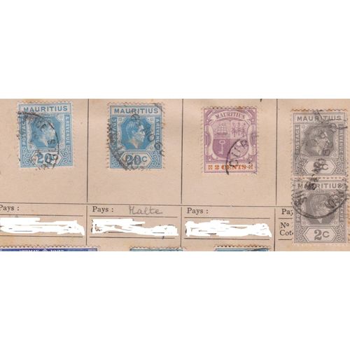 12 Timbres Ile Maurice . Malte . Afrique Du Sud Et Divers