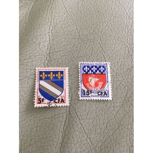 Timbres Reunion Surcharges Armoiries De Troyes Et De Paris