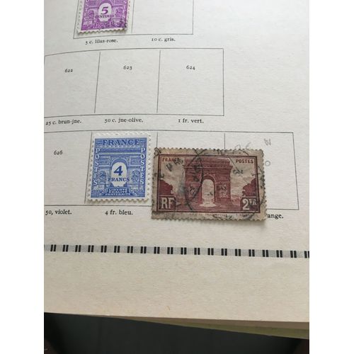 Timbre Neuf Arc De Triomphe 4 F Bleu 1944 Et Timbre Oblitere De 1929