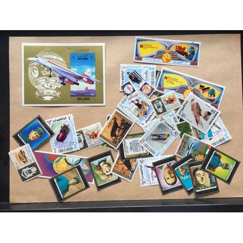 Umm Al Qiwain - 30 Timbres Différents + 1 Bloc - Rl 183