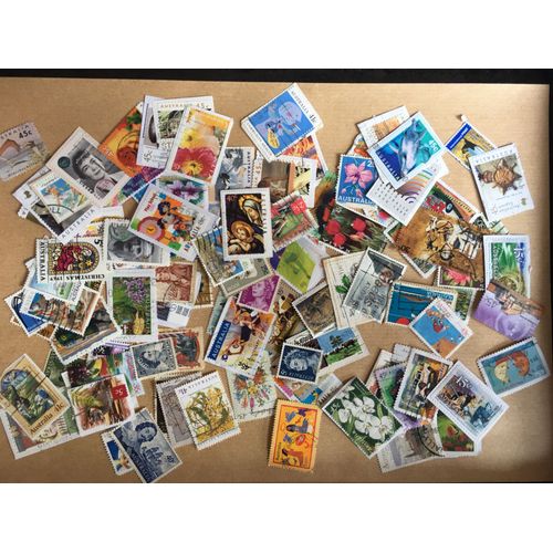 Australie - 200 Timbres Différents - Rl 213