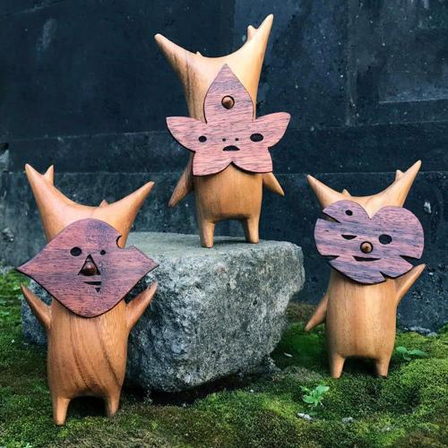 Korogu/Korok-Zeldas Souffle Sauvage en Bois Fait à la Main Décoration en Bois de la Famille de Noël Koroks Jouets de poupée Cadeaux de Noël pour garçon Filles