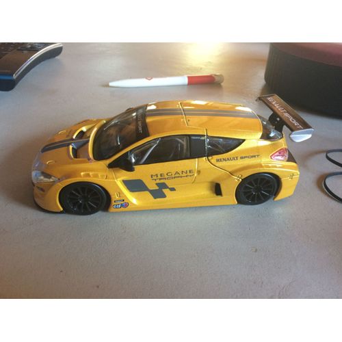 Bburago - 1/24 - Renault Megane Trophy - 22115y-Bburago