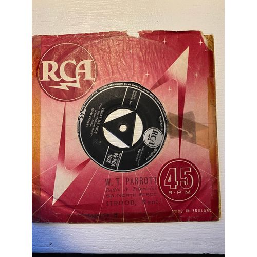 Elvis Presley Jailhouse Rock + Treat Me Nice 45 T Rca 1028