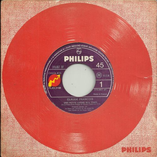 Une Petite Larme M'a Trahi (H. Cochran, Vline Buggy, Claude François) 3'10 / Menteur Ou Cruel (J.P. Bourtayre, Claude François, Y. Dessca, Vline Buggy) 3'02