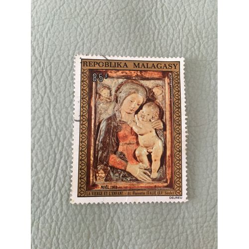Timbre Art Repoblika Malagasy La Vierge Et L'enfant