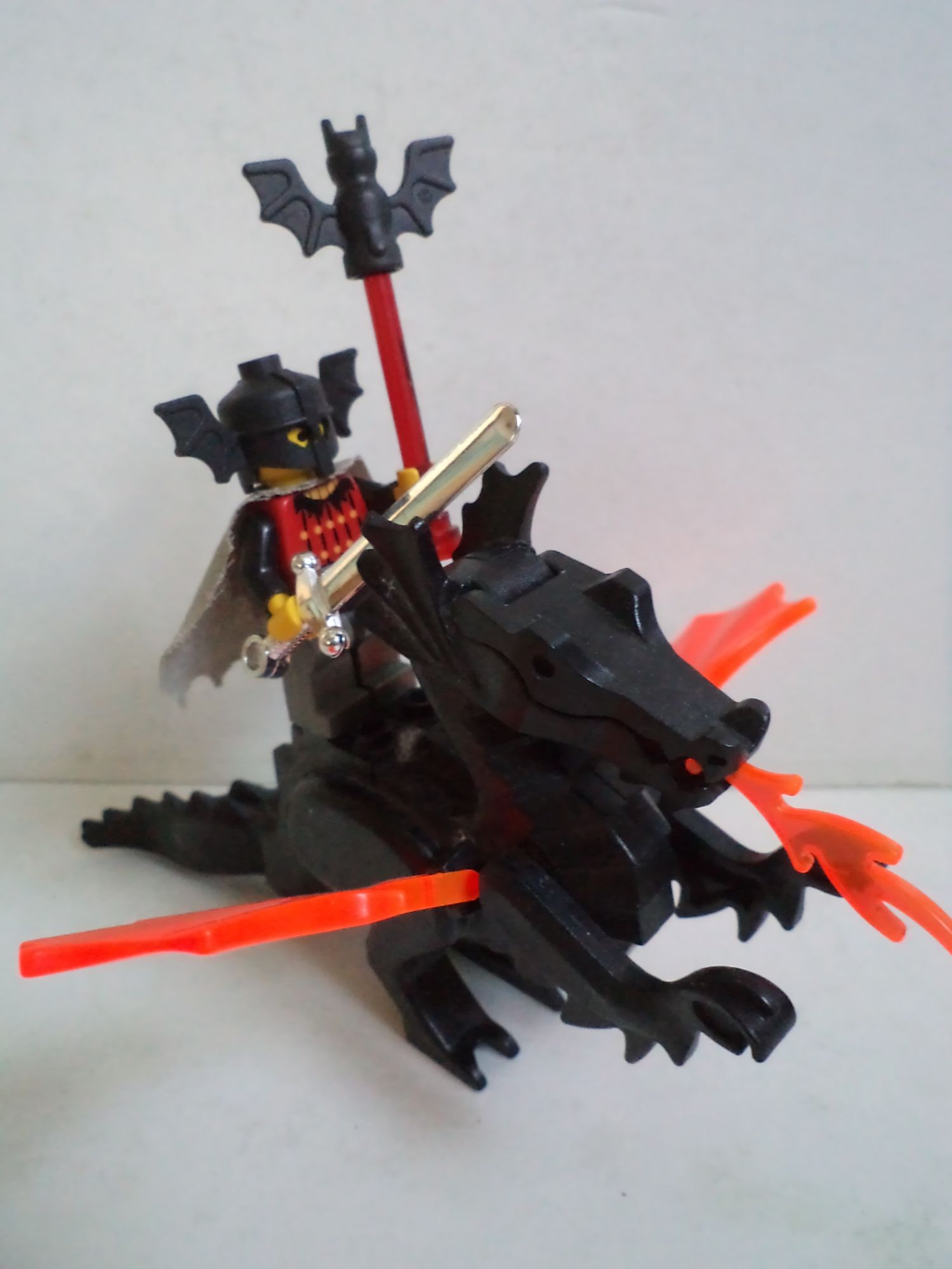 LEGO Classic château dragon noir avec ailes noires 867