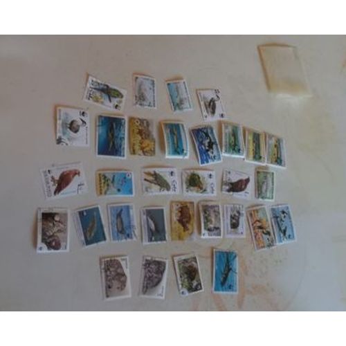 1 Lot De 30 Timbres Wwf Obliteres Tous Continents