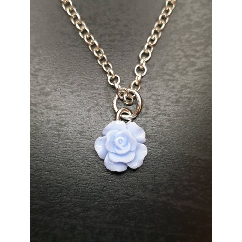 Collier Fantaisie "Rose En Résine" Bleu