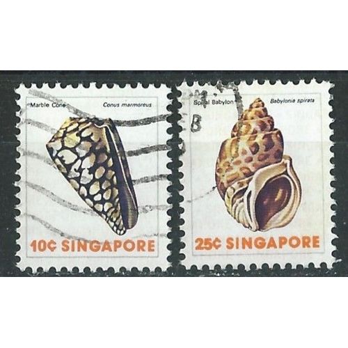Lot De 2 Timbres Singapour 1977 Coquillages N° 264 Et 267