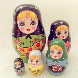 Set 5pcs Peint Filles Poupées Russes en Bois Matryoshka Jouets Enfant Cadeau 