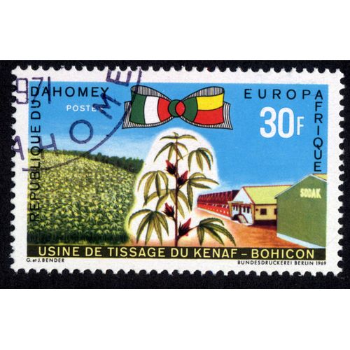 Timbre Usine De Tissage Du Kenaf-Bohicon.République Du Dahomay.Auropafrique.30f.Postes.1969.