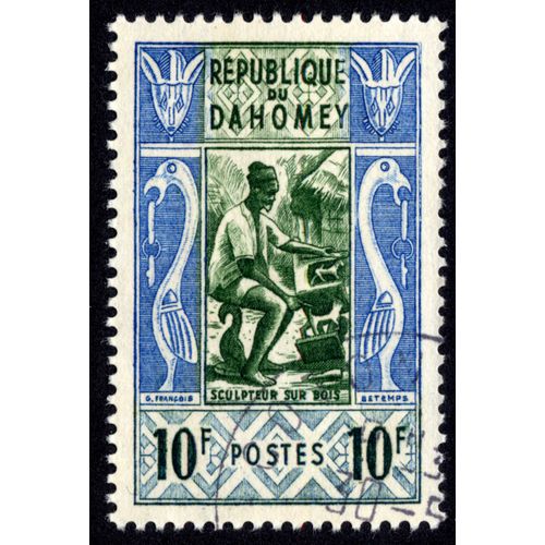 Timbre Sculpteur Sur Bois.République Du Dahomay.10f.Postes.