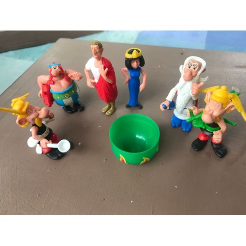 Astérix Et Obélix- 6 Personnages Démontables Et Chaudron - Année 1991