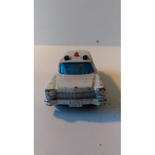 Ambulance S & S Cadillac-Matchbox