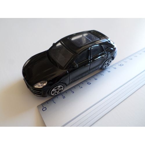 Berline Porsche Modele Macan Noir-Burago