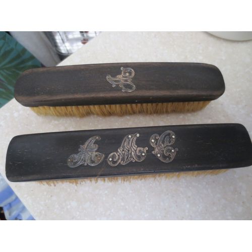 Brosses À Habits En Bois (Realebony) Et Crin Anciennes Avec Iniaitales A Et Amc