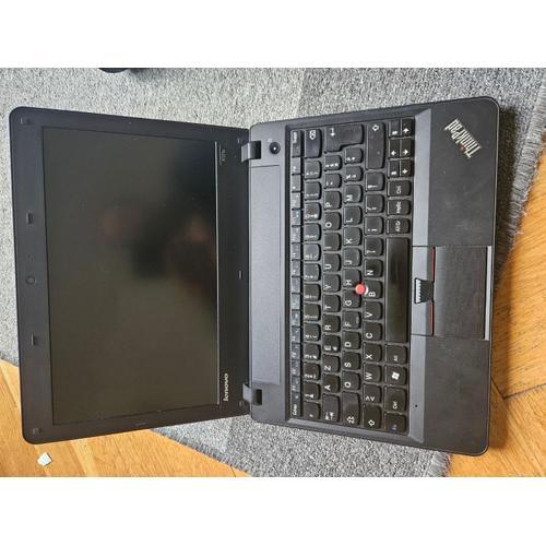 Lenovo ThinkPad X121e 3045 - Core i3 2367M / 1.4 GHz - Win 7 Pro 64 bits - 4 Go RAM - 320 Go HDD - 11.6" 1366 x 768 (HD) - HD Graphics 3000 - 3G - noir mat