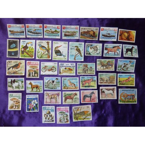 Timbres Cambodge - 39 Beaux Timbres Du Cambodge - Kampuchea Des Années 1980. Chevaux, Bâteaux, Chiens, Champignons... Lot 3