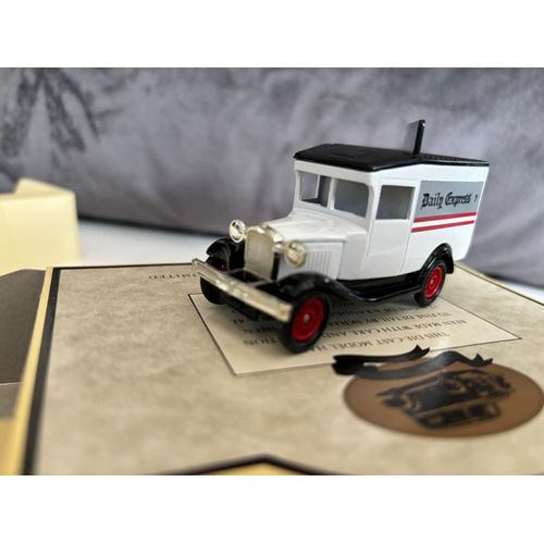 Lledo 1/43 - Fourgon Daily Express / Sunday Promotional Models