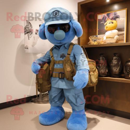 Personnage De Costume De Mascotte Redbrokoly Blue Special Air Service Habillé D'un Gilet Et De Sacs Fourre-Tout