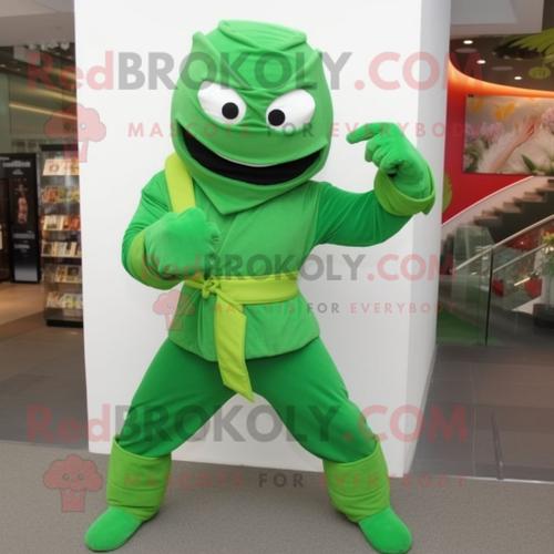 Mascotte Redbrokoly De Personnage De Ninja Vert Habillé D'un Jean Flare Et De Pinces À Chaussures