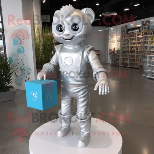 Personnage De Costume De Mascotte Redbrokoly De Gâteau De Mariage En Argent Habillé D'une Barboteuse Et De Sacs Fourre-Tout