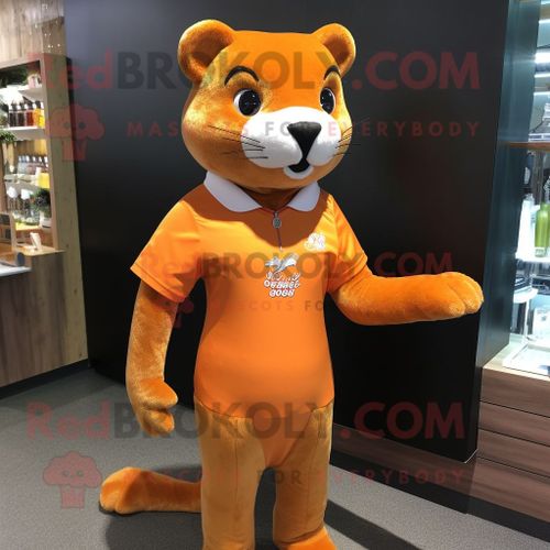 Personnage De Costume De Mascotte Redbrokoly Jaguarundi Orange Vêtu D'un Maillot De Bain Une Pièce Et D'épinglettes