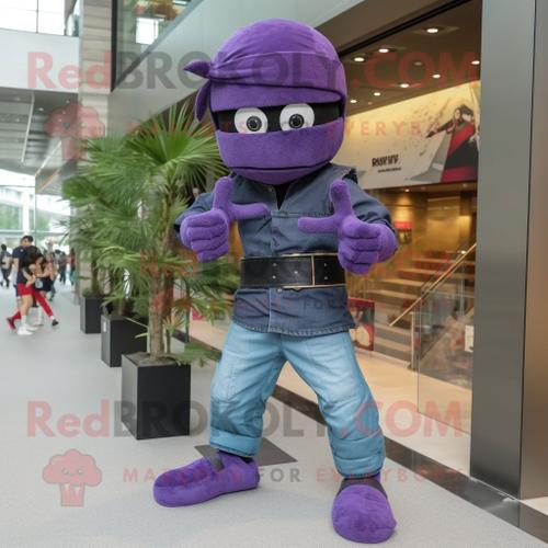 Personnage De Costume De Mascotte Redbrokoly De Ninja Violet Habillé D'un Short En Jean Et De Pinces À Chaussures