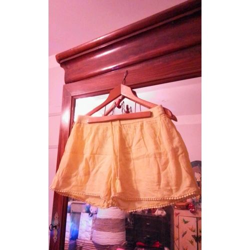 Short Jaune 42 Xl Blanche Porte.