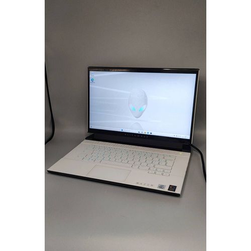 Alienware M15 R3 - 15.6" Intel Core i7-10750H - 2.6 Ghz - Ram 16 Go - SSD 500 Go + DD 1 To - Blanc