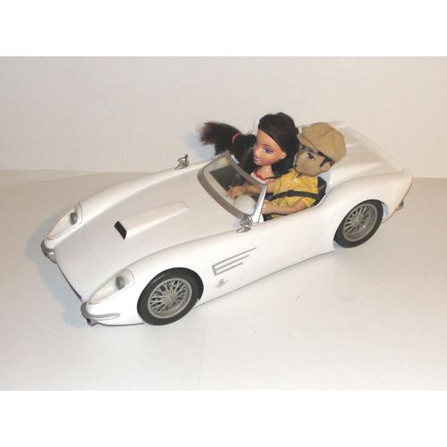 Maserati Roadster Voiture Blanche Bratz World + 2 Poupées Figurines Bratz Le Couple Mga
