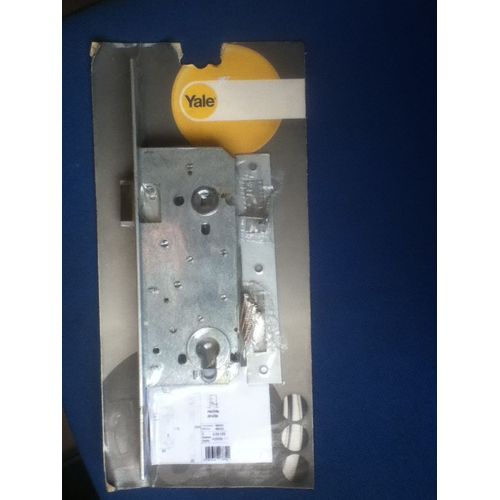 Serrure ouverture à droite 110/50 de marque Yale 2 tours